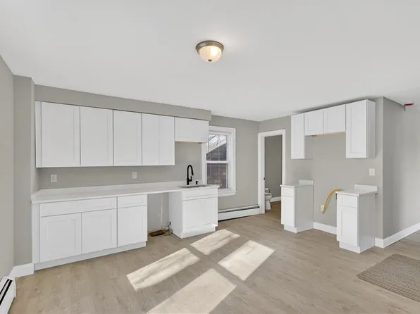 5 Valley St, Lincoln, RI 02838