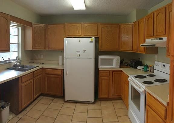 3rd image of 1060 Greenwood Ave