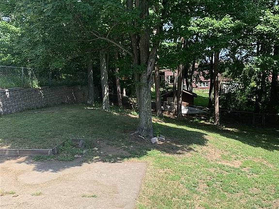 5th image of 816 W Kaye Ave