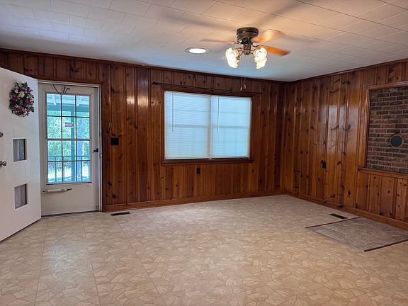 5th image of 3302 Cox Mill Rd