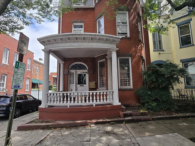 1016 Park Ave #B — Photo 1