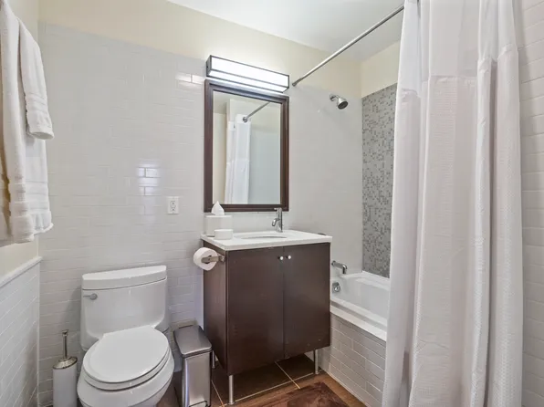 232 Pavonia Avenue image 5 of 9