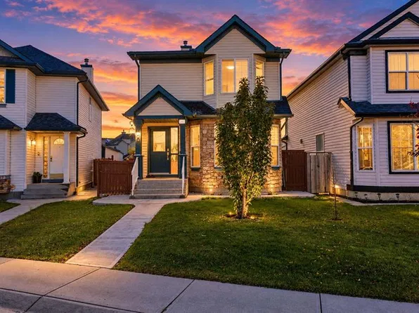 291 N Taravista St NE, Calgary, AB T3J 4S5
