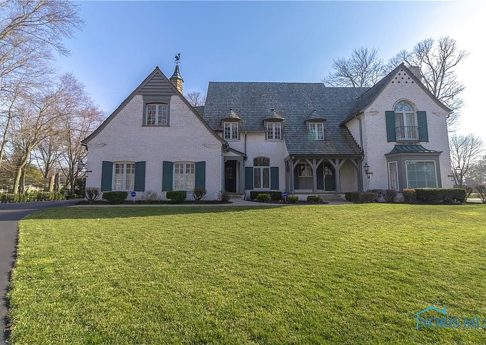 1st image of 7165 Forest Brook Dr
