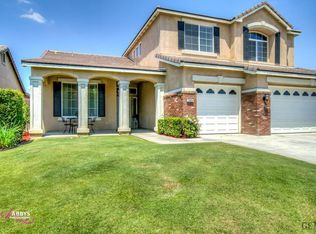 10804 Shannon Falls Dr, Bakersfield, CA 93312