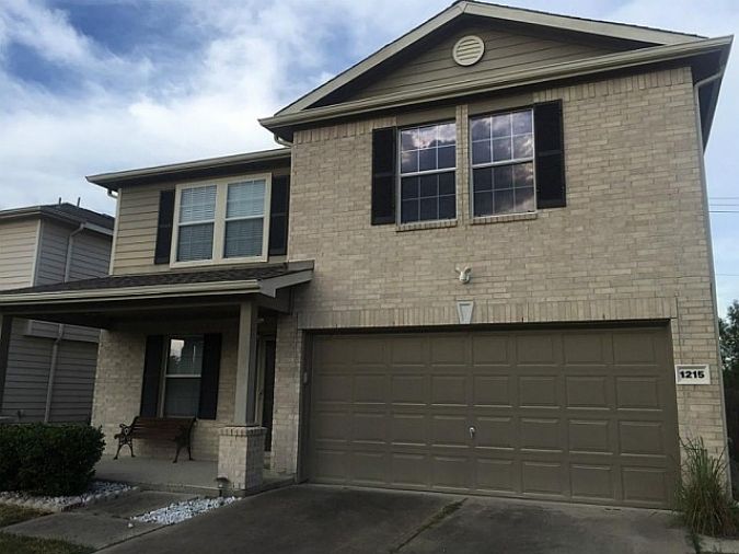 1st image of 1215 Belt Ln