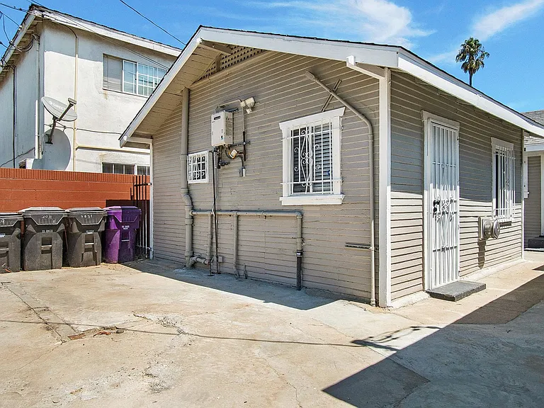 Lemon Avenue Triplex — Photo 14