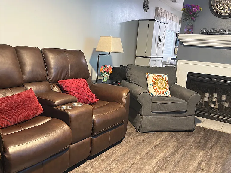 5 Hayfield Ln — Photo 4