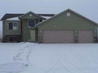 811 Cologne Ln, Waverly, MN 55390