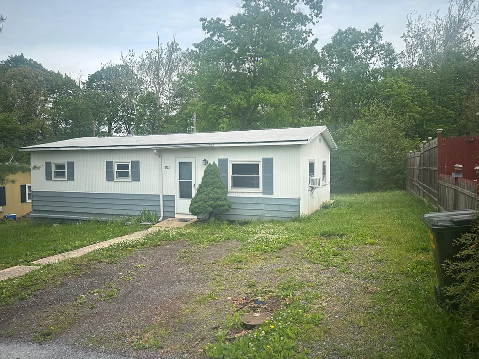 1423 Claire Dr