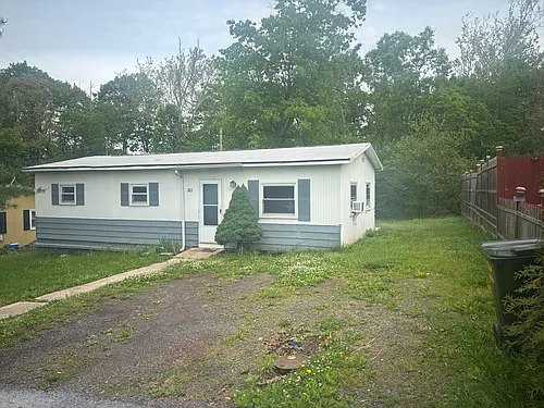 1423 Claire Dr Photo 1