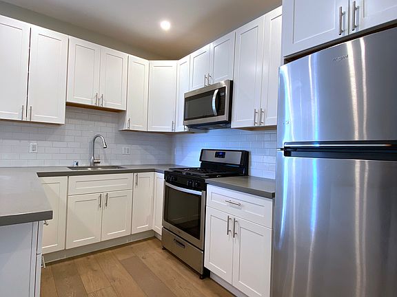 3rd image of 900 Chestnut St APT 204