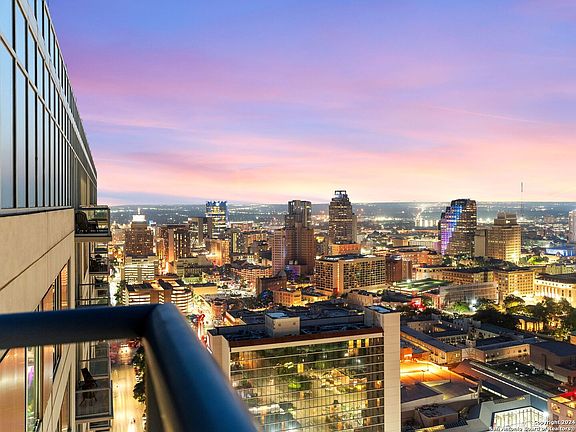 4th image of 610 E MARKET ST #3306