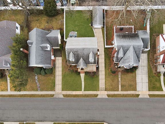 2nd image of 317 Collins Ln