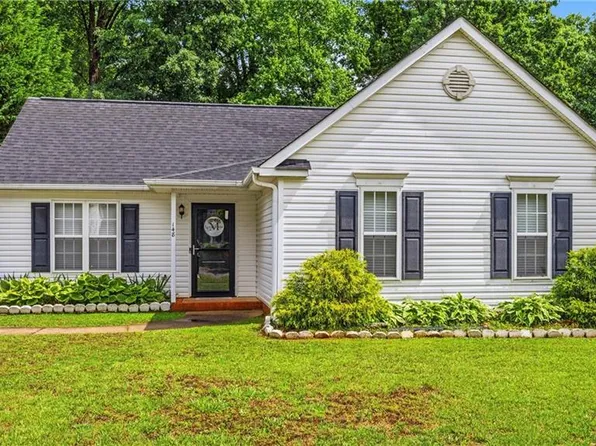 148 Fraizer Creek Rd, Winston Salem, NC 27105