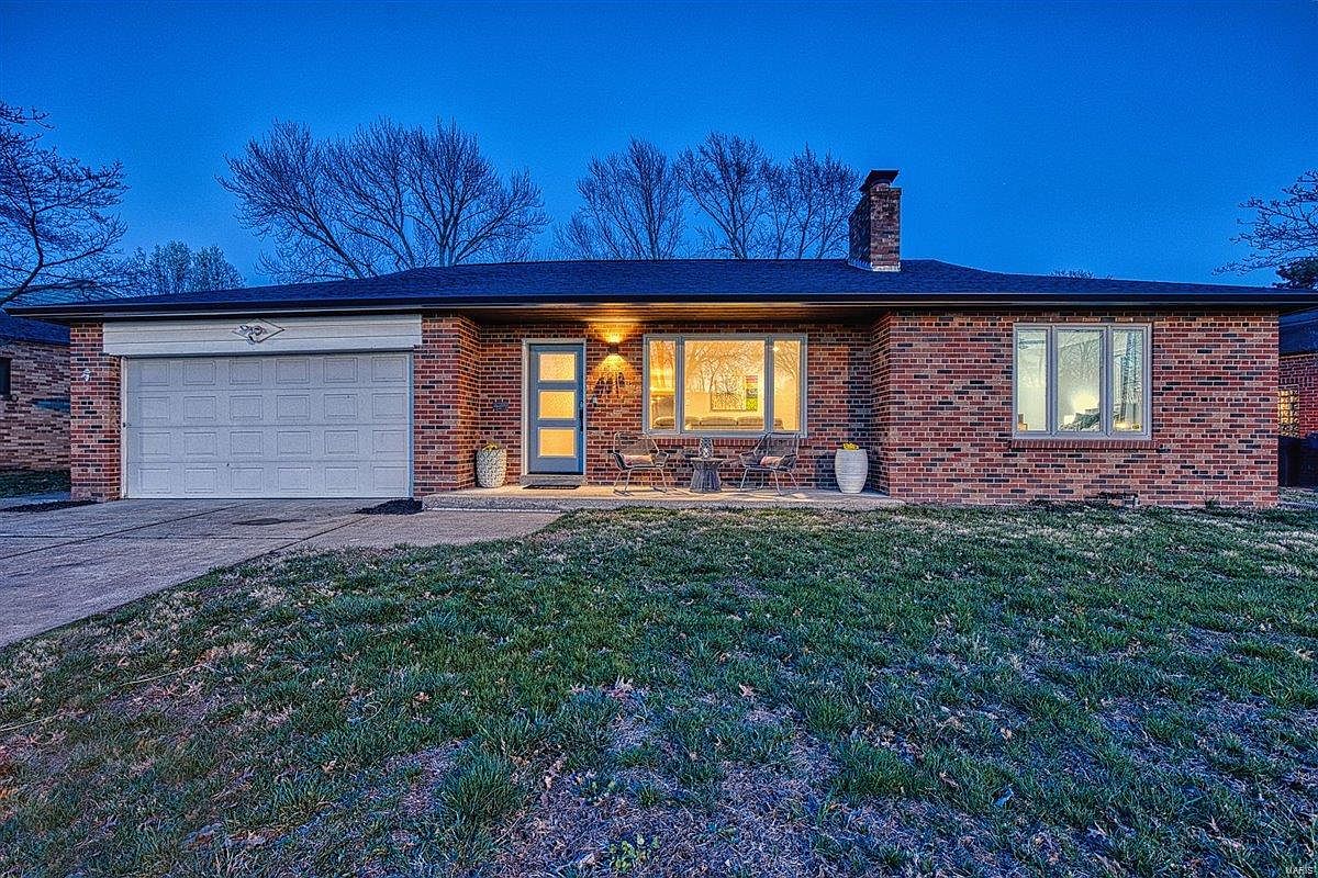 5918 Crane Cir, Saint Louis, MO 63109 Zillow
