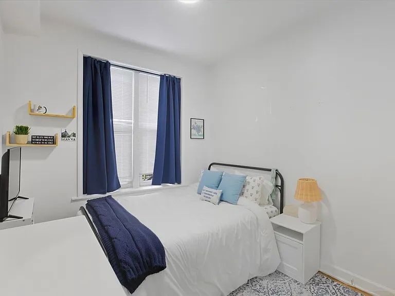 2350 W Charleston St #2F — Photo 5