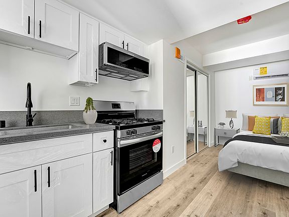 Valleywood Apartments - Studio