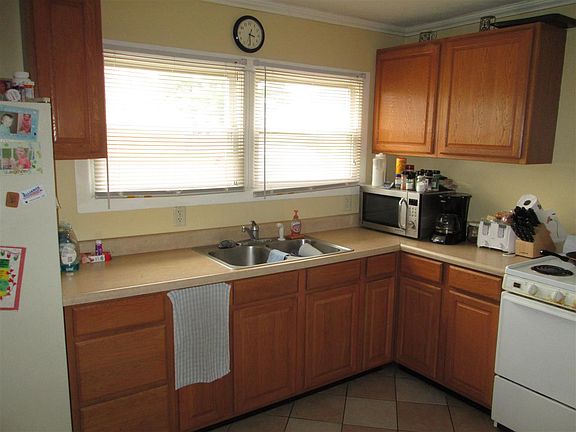 2nd image of 409 Wilshire Dr