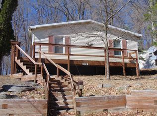 112 Hilltop Cir, Greentown, PA 18426