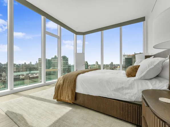 45 East 22nd Street image 9 of 28