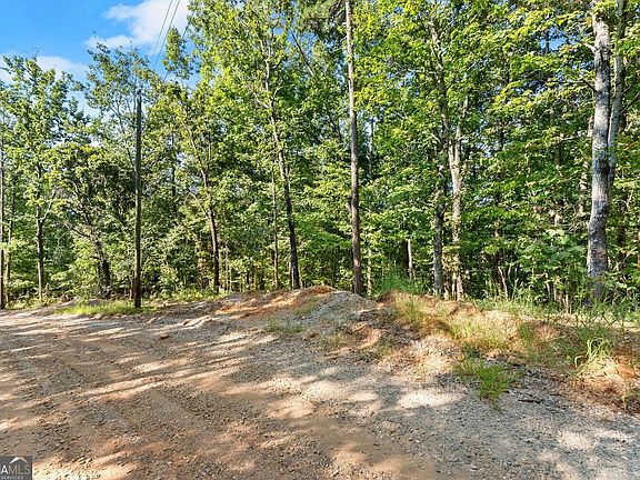 3rd image of 375 Mountain Crest Dr