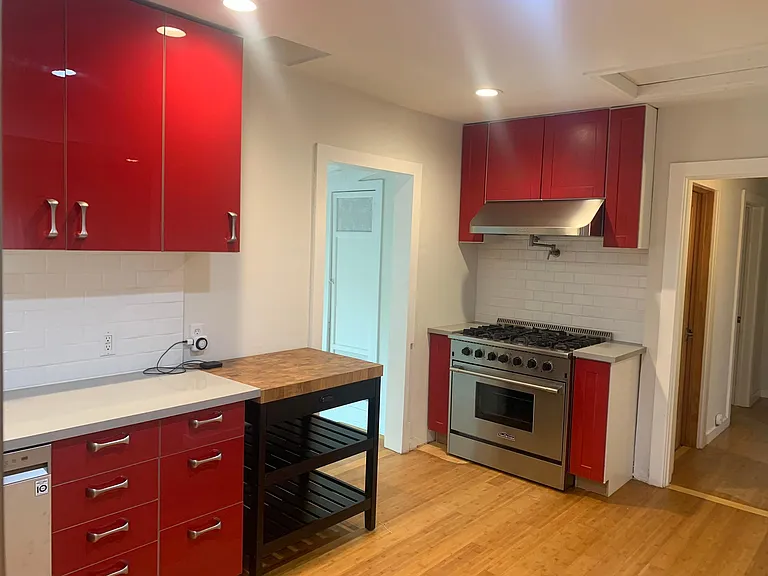 3716 W Victory Blvd — Photo 14