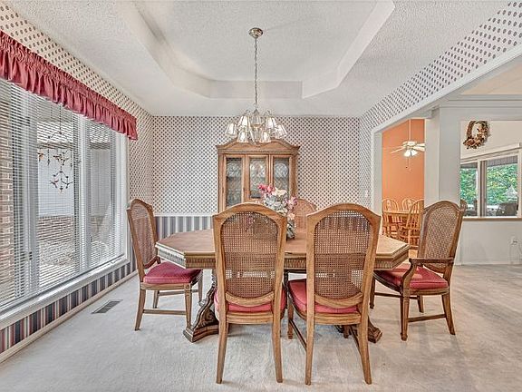 4th image of 3 Breton Ln