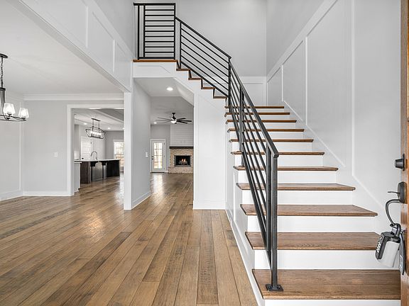 5th image of 460 Sheas Way