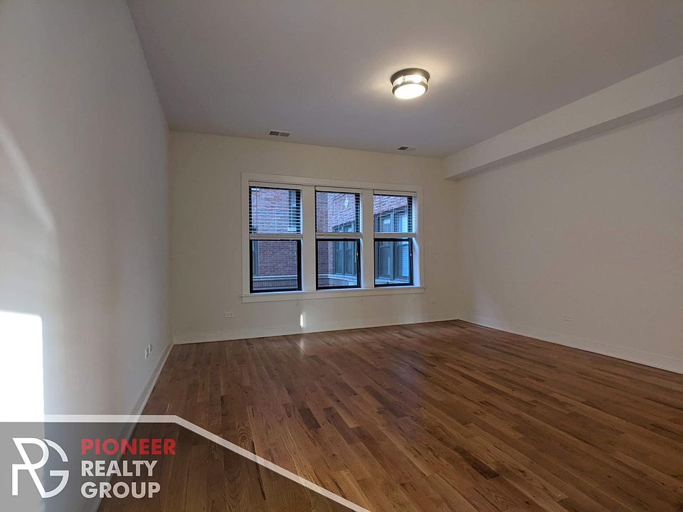 1st image of 2207 W Eastwood Ave #2