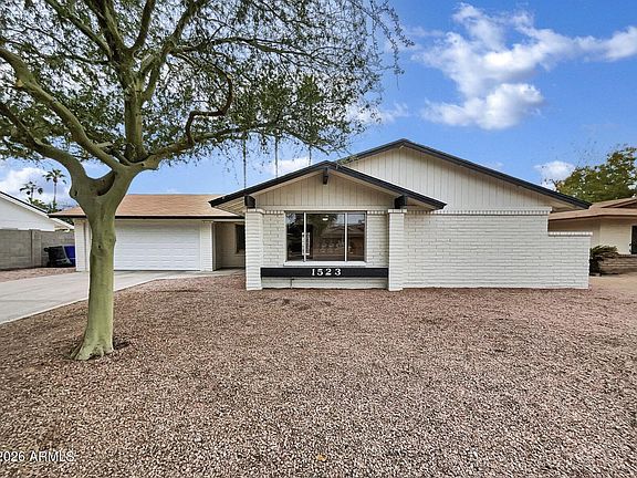 2nd image of 1523 W PLANA Avenue
