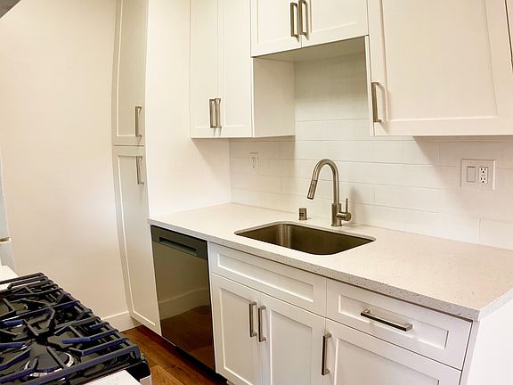 4th image of 2921 10th St Unit 6