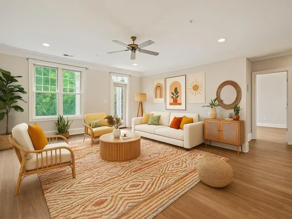 501 Finsbury St APT 204, Durham, NC 27703