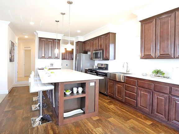 2nd image of 1225 Vienna Dr Spc 92