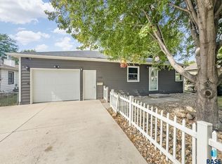 1105 S Tabbert Cir, Sioux Falls, SD 57103