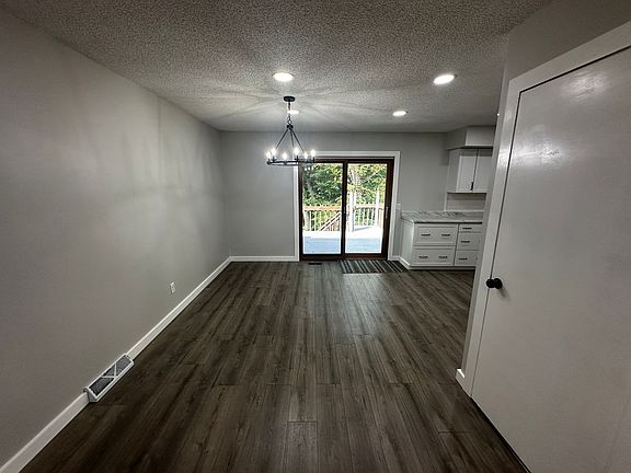 3rd image of 3006 N 36th Ter