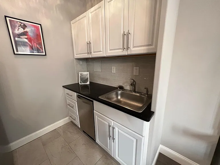 522 21st St NW #202 — Photo 13