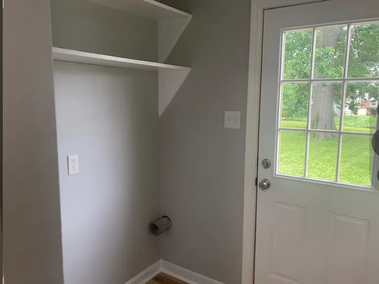 818 Carneal Rd — Photo 12