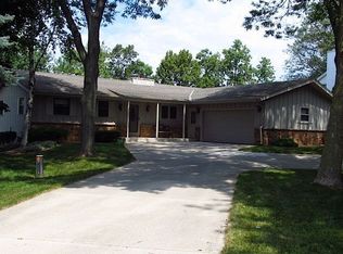 1114 Riverview Ct, Grafton, WI 53024