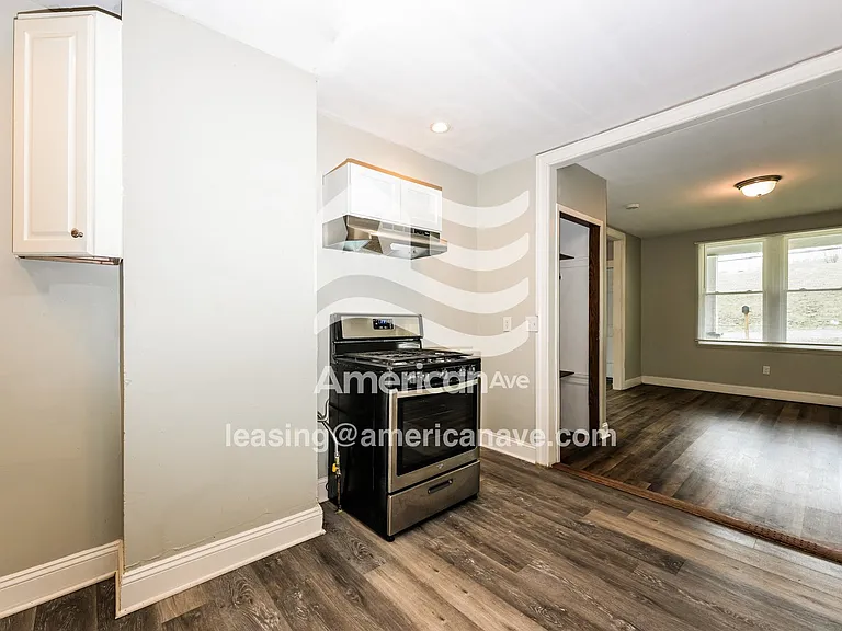 907997_009_kitchen_9.jpg