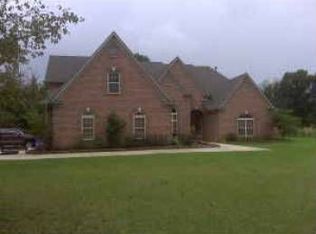 160 Crooked Creek Dr, Oakland, TN 38060