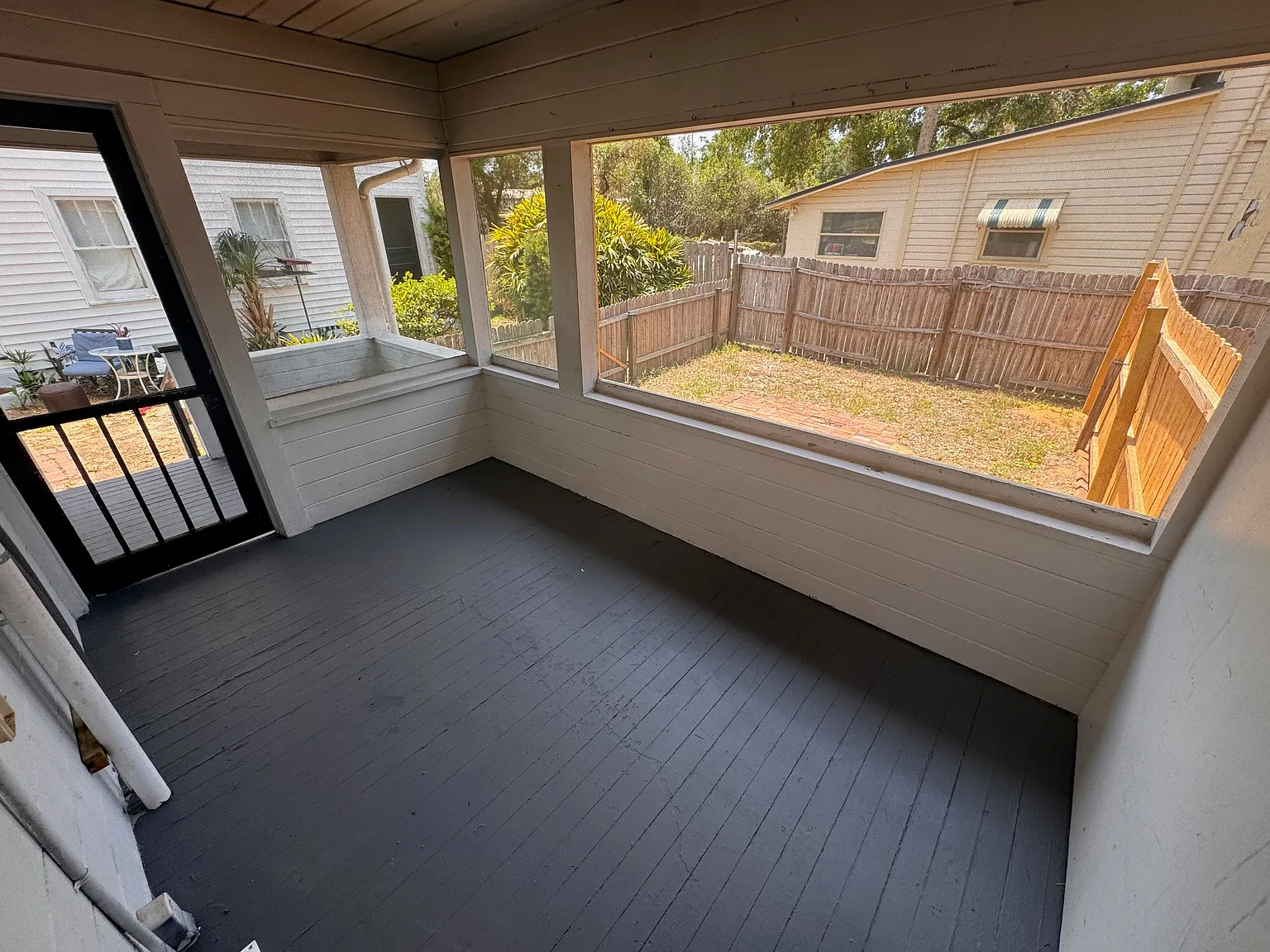 1104 S Center St — Photo 2