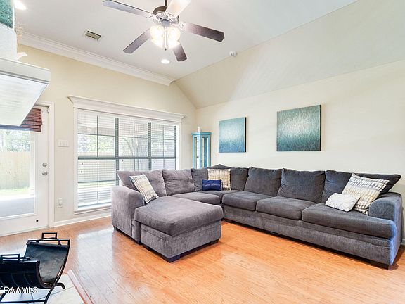 3rd image of 122 Saint Fabian Dr