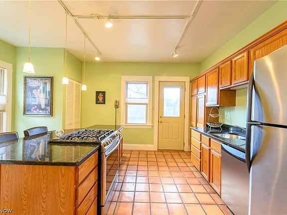 4th image of 2548 Overlook Rd