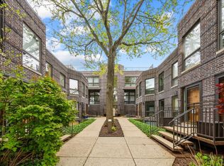 102 South Blvd #A, Evanston, IL 60202