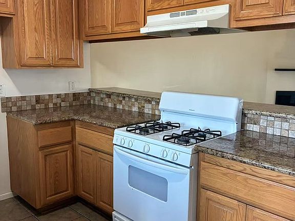 3rd image of 1086 Stanley Ave APT 303