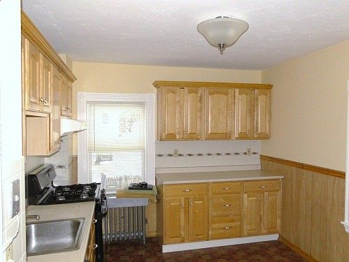 3rd image of 140 Hollis Ave
