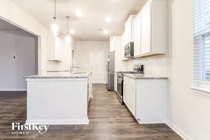 3 bed, 2.5 bath, 2250 sqft, $2,260 — Photo 4