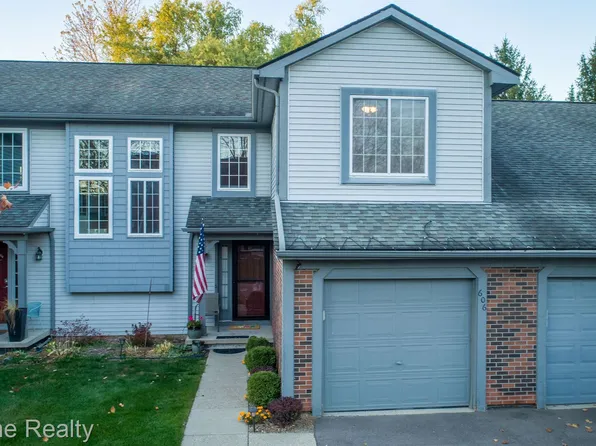 606 Winwood Cir, Walled Lake, MI 48390