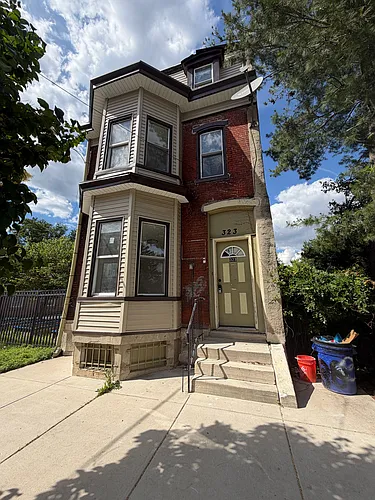 323 Vine St Photo 1